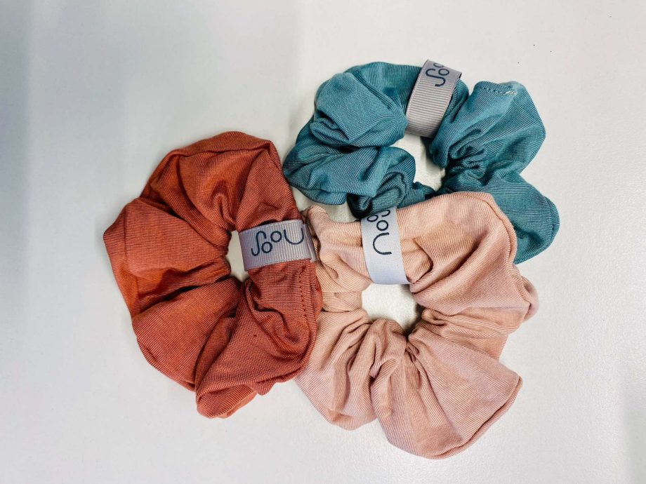 Σετ 3 Scrunchies μαλλιών. Scrunchies NOOS Pilates Wear