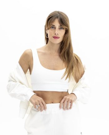 Τοπ με βαθύ V άνοιγμα στην πλάτη. Tops NOOS Pilates Wear